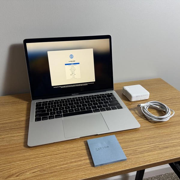 MacBook Air 2018 - 13 inch - 256 GB, Silver, 8 GB, Intel Core i5