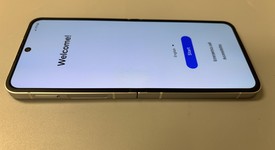 Good
													Samsung Galaxy Z Flip6 - Unlocked, Peach, 256 GB, 12 GB, SM-F741U1, photo 5 of 8