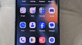 Good
													Motorola Razr (2025) - Unlocked, Blue, 256 GB, 8 GB, photo 3 of 9