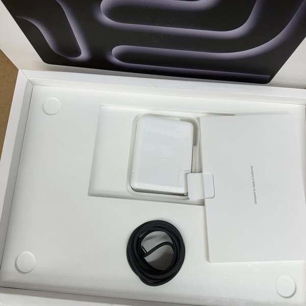 MacBook Pro 2024 - 16 inch - 512 GB, Space Black, 24 GB, Apple M4 Pro 14-core