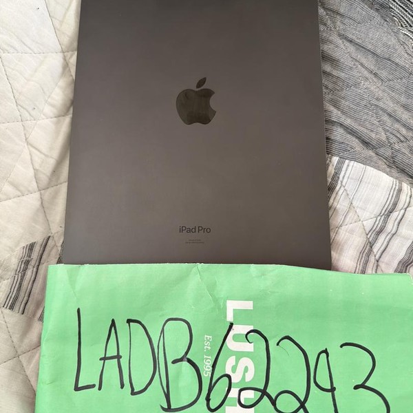 Apple iPad Pro 11 inch (M5) 2025 - Wi-Fi, 256 GB, Space Black, Apple M5 9-Core, A3357, Standard Glass