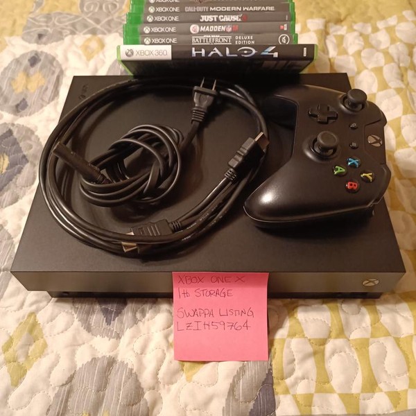 Xbox One X (2017) - Black, Standard