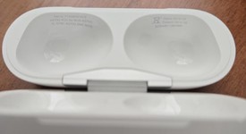 Used
													Apple AirPods Pro 2nd Gen - Lightning, photo 4 of 11