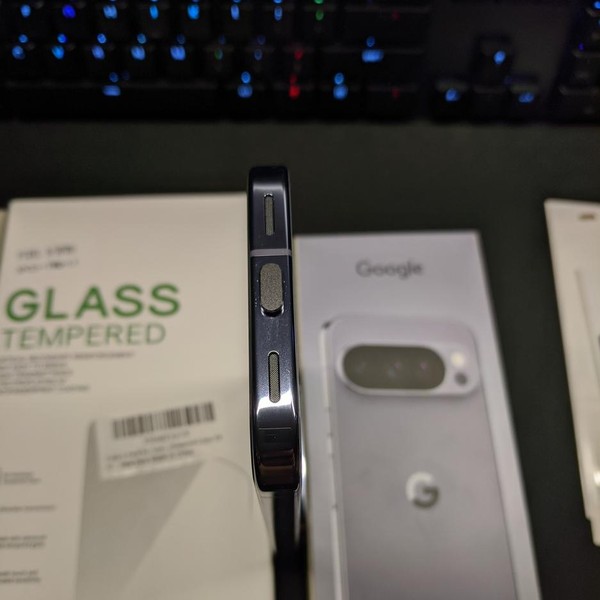 Google Pixel 10 Pro - Unlocked, 256 GB, Moonstone, G4QUR