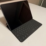 Good Apple iPad Pro 11 inch 2nd Gen 2020 - Unlocked, Gray, 256 GB, A2068