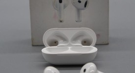 Used
													Apple AirPods Pro 2 - USB-C, photo 4 of 5