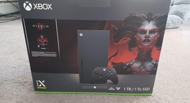 Good
													Xbox Series X (2020) - Black, 1 TB, standard, photo 2 of 10
