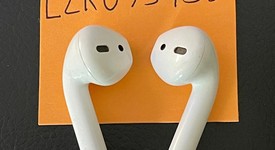 Used
													Apple AirPods 2nd Gen - Lightning Case, photo 5 of 5
