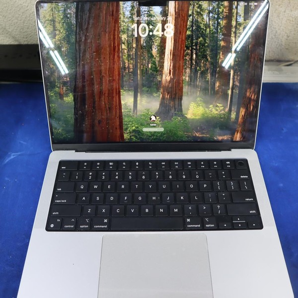 MacBook Pro 2021 - 14 inch - Apple M1 Pro 8-core, Silver, 512 GB, 16 GB