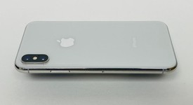 Good
													Apple iPhone Xs - Unlocked, Silver, 64 GB, A1920, photo 3 of 9