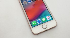 Fair
													Apple iPhone SE 1st Gen 2016 - Sprint, Gold, 32 GB, A1723, photo 2 of 12