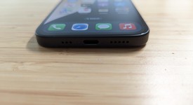 Mint
													Apple iPhone 16 - Unlocked, Black, 128 GB, A3081, photo 3 of 9