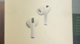 New
													Apple AirPods Pro 3, photo 2 of 3