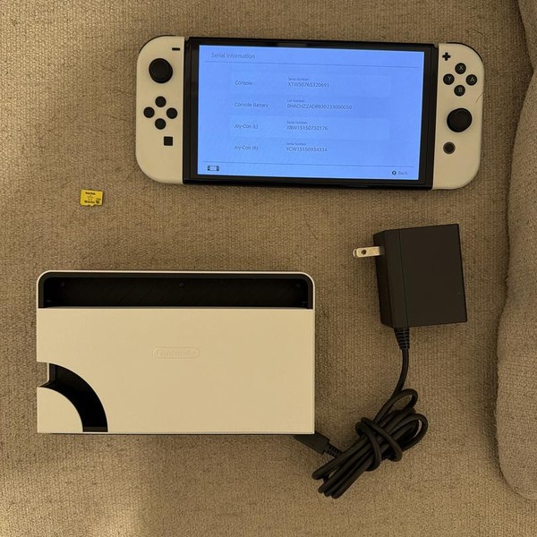 Nintendo Switch - OLED - 64 GB, White