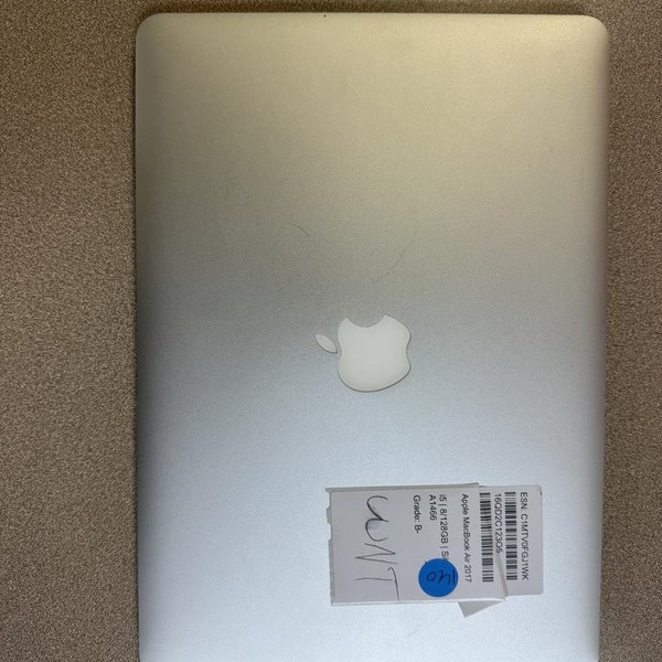 MacBook Air 2017 - 13 inch - 256 GB, Silver, 8 GB, Intel Core i5