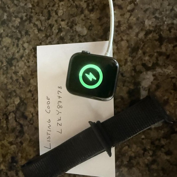 Apple Watch Series 4 44mm - Verizon, Silver, A1976 - Cellular, Aluminum