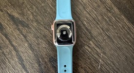 Mint
													Apple Watch Series 5 40mm - Unlocked, Gold, A2094 Cellular, Aluminum, photo 3 of 6