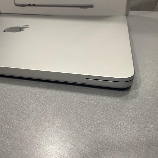 MacBook Air 2025 (M4) - 15 inch - 256 GB, Silver, 16 GB, Apple M4