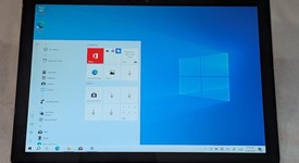 Good
													Microsoft Surface Pro 5 (2017) - Wi-Fi, Silver, 128 GB, 4 GB, photo 2 of 6