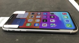 Fair
													Apple iPhone 11 - Unlocked, White, 64 GB, A2111, photo 4 of 9