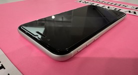 Good
													Apple iPhone SE 2nd Gen 2020 - Unlocked, White, 256 GB, A2275, photo 4 of 14