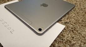 Good
													Apple iPad Pro 9.7" - Unlocked, Gray, 32 GB, A1674, photo 4 of 5