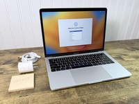 MacBook Pro 2017 (No Touch Bar) - 13"