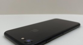 Good
													Apple iPhone 7 - Unlocked, Black, 32 GB, A1660, photo 5 of 6