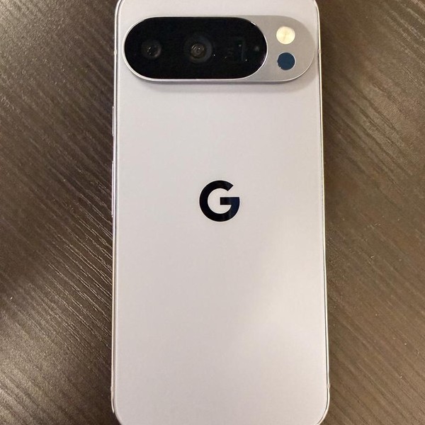 Google Pixel 10 Pro - Unlocked, 128 GB, Moonstone, G4QUR