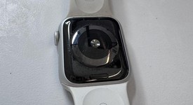 Good
													Apple Watch Series 4 40mm - Silver, A1977 - GPS, Aluminum, photo 5 of 5