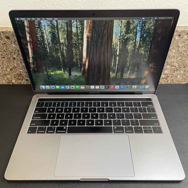 MacBook Pro 2019 - 13 inch - 128 GB, Gray, 8 GB, Intel Core i5