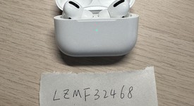 Used
													Apple AirPods Pro - Wireless Case, photo 2 of 5