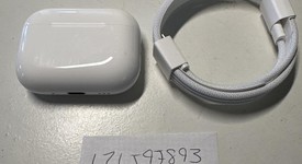 Used
													Apple AirPods Pro 3, photo 1 of 3