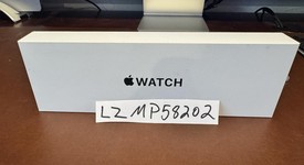 New
													Apple Watch SE 2nd Gen 40mm - Unlocked, Silver, A2726 - Cellular, Aluminum, photo 4 of 4