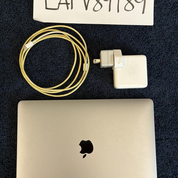 MacBook Pro 2017 (No Touch Bar) - 13 inch - 128 GB, Gray, 8 GB, Intel Core i5