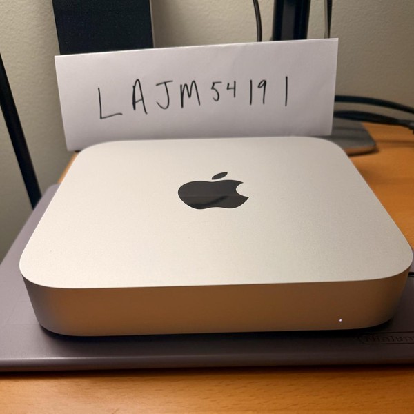 Mac mini 2020 - 256 GB, Silver, 16 GB, Apple M1