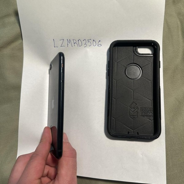 Apple iPhone SE 3rd Gen 2022 - Unlocked, 64 GB, Midnight, A2595