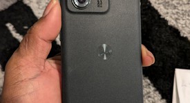 Mint
													Motorola Edge 40 - Unlocked Non-US, Black, 256 GB, 8 GB, photo 4 of 9