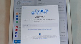Good
													Apple iPad 5th Gen - T-Mobile, Gold, 128 GB, A1823, photo 3 of 4