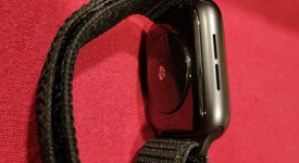 Good
													Apple Watch SE 1st Gen 44mm - Unlocked, Gray, A2354 - Cellular, Aluminum, photo 2 of 8