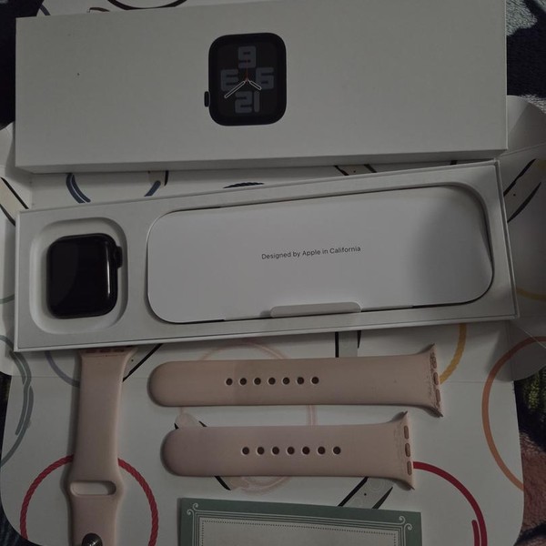 Apple Watch SE 2nd Gen 40mm - Midnight, A2722 - GPS, Aluminum