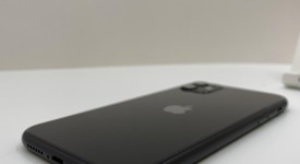 Mint
													Apple iPhone 11 - Unlocked, Black, 64 GB, A2111, photo 4 of 5