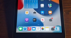 Good
													Apple iPad 6th Gen - Wi-Fi, Silver, 32 GB, A1893, photo 1 of 2