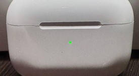 Used
													Apple AirPods Pro 1st Gen - MagSafe Case, photo 4 of 9