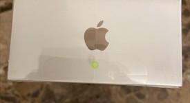 New
													Apple iPhone Xs Max - Verizon, Gold, 64 GB, A1921, photo 4 of 5
