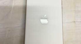 Fair
													Apple iPhone SE 3rd Gen 2022 - Unlocked, Starlight, 64 GB, A2595, photo 4 of 7