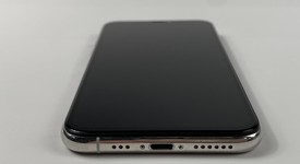 Good
													Apple iPhone 11 Pro - Unlocked Non-US, Silver, 256 GB, A2215, photo 4 of 7