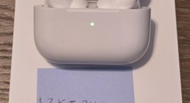 Used
													Apple AirPods Pro 2 - Lightning, photo 2 of 8