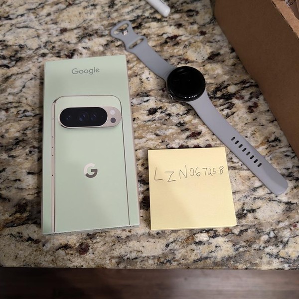 Google Pixel 10 Pro XL - Unlocked, 256 GB, Jade, GUL82