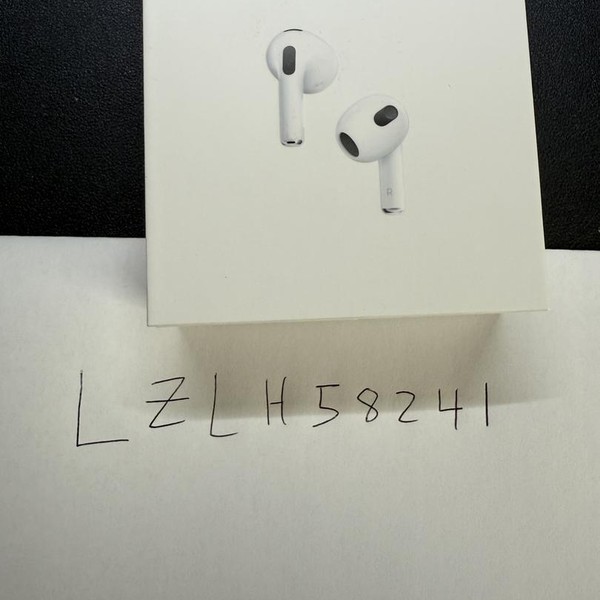 Apple AirPods 3rd Gen - Lightning Case